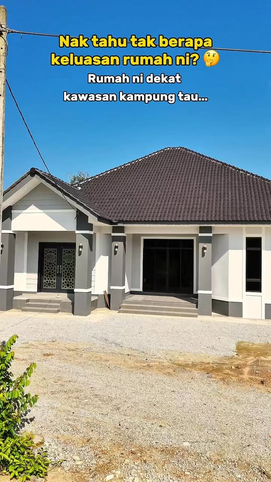 Rumah banglo macam ni dekat kawasan kampung tuan puan cuba teka berapa keluasan rumah ni?...