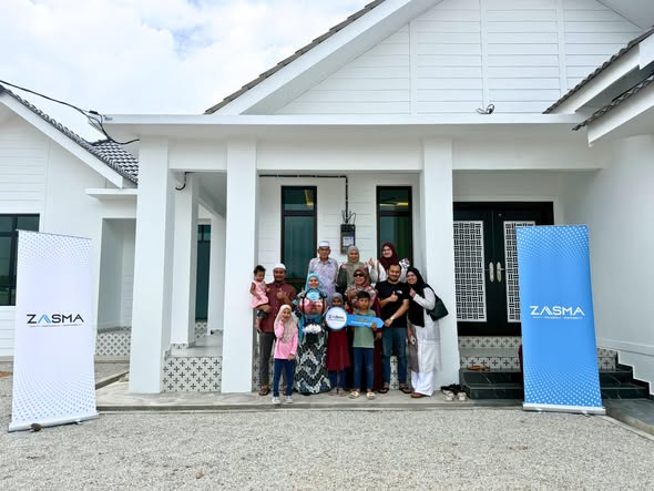 Alhamdulillah, selesai sudah Majlis Serah Kunci kepada Puan Norulhaya dan keluarga. Tahniah dan teri...