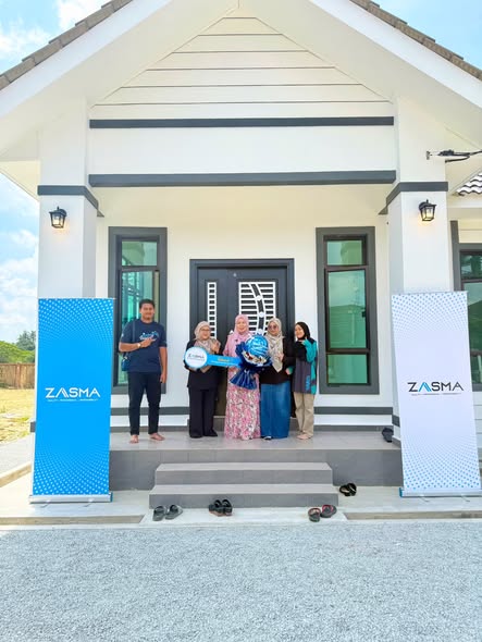 Alhamdulillah, satu lagi amanah telah disempurnakan. Majlis serah kunci kepada Puan Hayati dan kel...