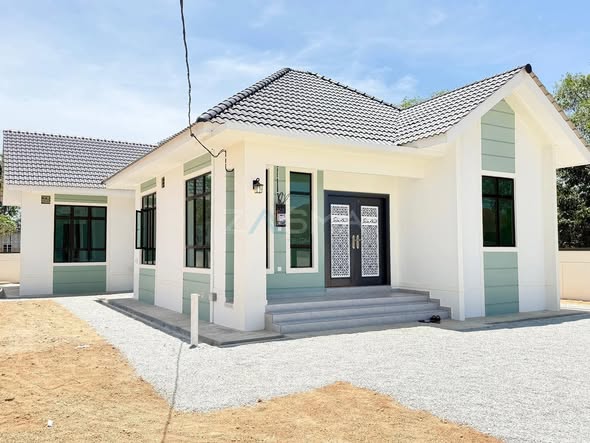 .Rumah ini milik klien kami Cikgu Yuhartini yang baru sahaja siap dibina..Setelah bekerja keras, ini...