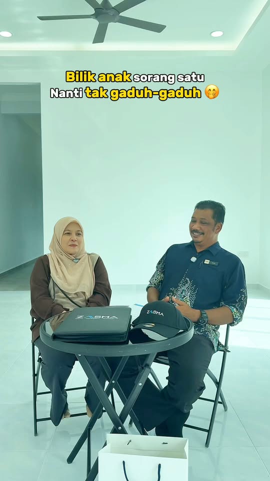 - .Masing-masing ada ruang sendiri,mak ayah pun boleh tarik nafas lega sikit. ❤️.Bila dah besar, mas...